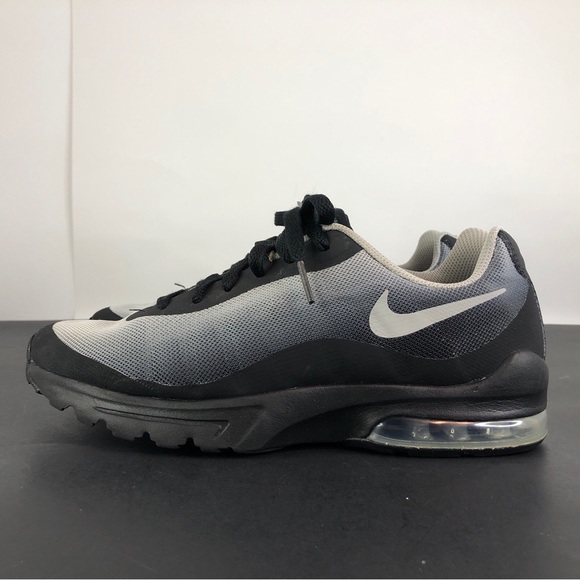 NIke Men’s Air Max Invigor GS Black/Smoke Grey Size 7Y CZ4193-001 Running Shoes - Picture 1 of 16